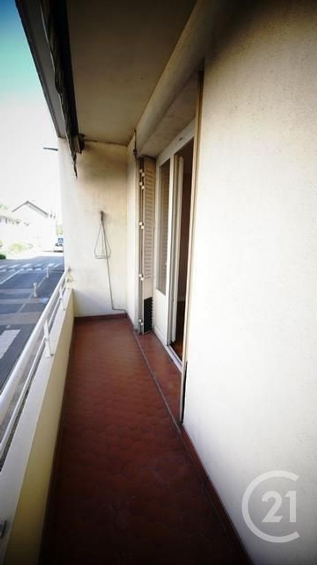 Appartement F4 à vendre - 3 pièces - 67.0 m2 - BOURG EN BRESSE - 01 - RHONE-ALPES - Century 21 Agence Immobilière Du Centre Appartement F4 à vendre - 3 pièces - 67.0 m2 - BOURG EN BRESSE - 01 - RHONE-ALPES - Century 21 Agence Immobilière Du Centre