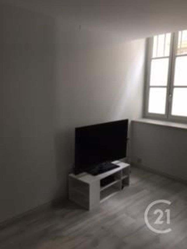 Appartement F1 à vendre - 1 pièce - 30.65 m2 - BOURG EN BRESSE - 01 - RHONE-ALPES - Century 21 Agence Immobilière Du Centre Appartement F1 à vendre - 1 pièce - 30.65 m2 - BOURG EN BRESSE - 01 - RHONE-ALPES - Century 21 Agence Immobilière Du Centre