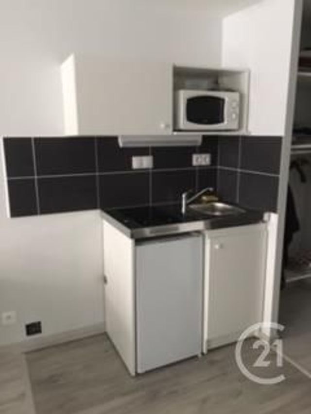 Appartement F1 à vendre - 1 pièce - 30.65 m2 - BOURG EN BRESSE - 01 - RHONE-ALPES - Century 21 Agence Immobilière Du Centre Appartement F1 à vendre - 1 pièce - 30.65 m2 - BOURG EN BRESSE - 01 - RHONE-ALPES - Century 21 Agence Immobilière Du Centre
