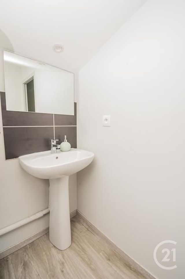 Afficher la photo en grand Appartement à vendre - 2 pièces - 50.54 m2 - BOURG EN BRESSE - 01 - RHONE-ALPES - Century 21 Agence Immobilière Du Centre