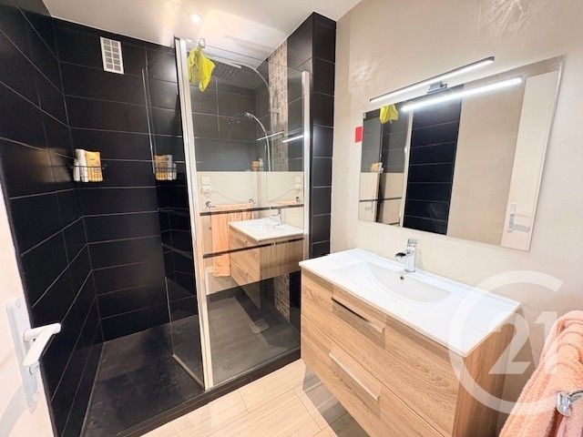 Appartement F4 à vendre - 4 pièces - 74.11 m2 - BOURG EN BRESSE - 01 - RHONE-ALPES - Century 21 Agence Immobilière Du Centre