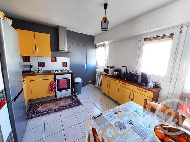 Afficher la photo en grand Appartement F4 à vendre - 4 pièces - 86.43 m2 - BOURG EN BRESSE - 01 - RHONE-ALPES - Century 21 Agence Immobilière Du Centre