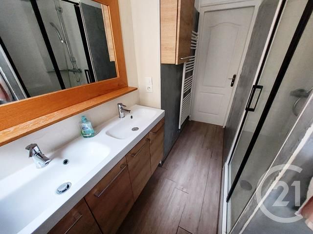 Afficher la photo en grand Appartement F3 à vendre - 3 pièces - 73.49 m2 - BOURG EN BRESSE - 01 - RHONE-ALPES - Century 21 Agence Immobilière Du Centre