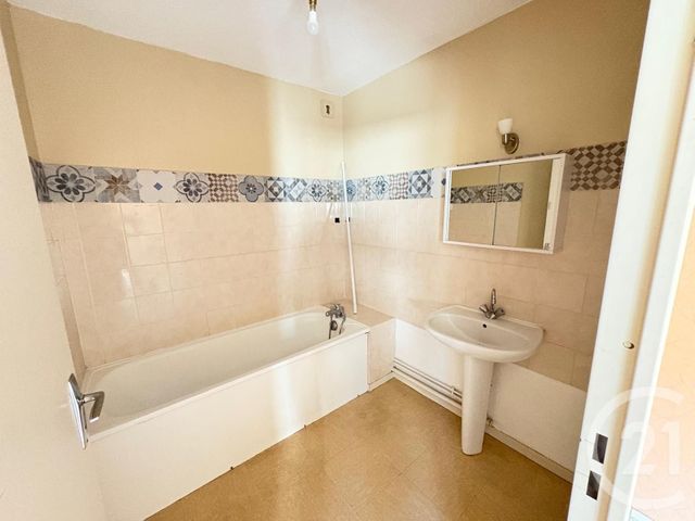 Appartement F3 à vendre - 2 pièces - 57.0 m2 - BOURG EN BRESSE - 01 - RHONE-ALPES - Century 21 Agence Immobilière Du Centre