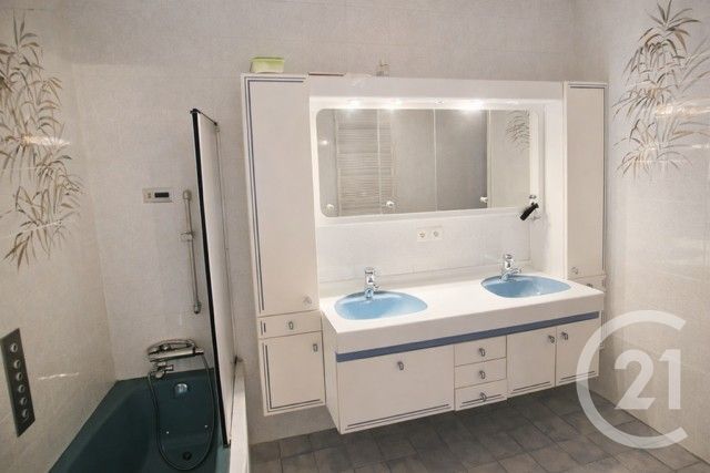 maison à vendre - 6 pièces - 218.0 m2 - ST MARTIN DU MONT - 01 - RHONE-ALPES - Century 21 Agence Immobilière Du Centre