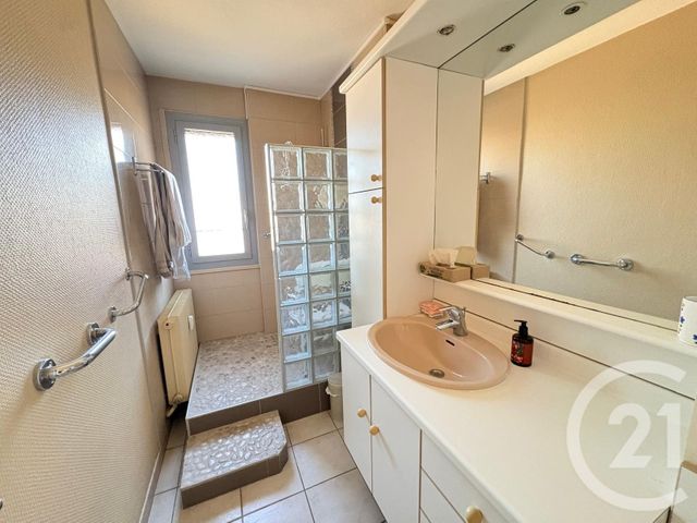 Appartement F4 à vendre - 4 pièces - 83.23 m2 - BOURG EN BRESSE - 01 - RHONE-ALPES - Century 21 Agence Immobilière Du Centre