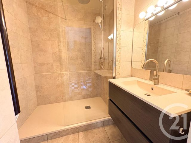 Appartement F2 à vendre - 2 pièces - 61.77 m2 - BOURG EN BRESSE - 01 - RHONE-ALPES - Century 21 Agence Immobilière Du Centre