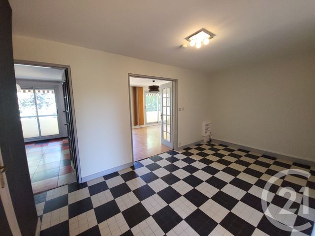 Appartement F2 à vendre - 2 pièces - 61.77 m2 - BOURG EN BRESSE - 01 - RHONE-ALPES - Century 21 Agence Immobilière Du Centre