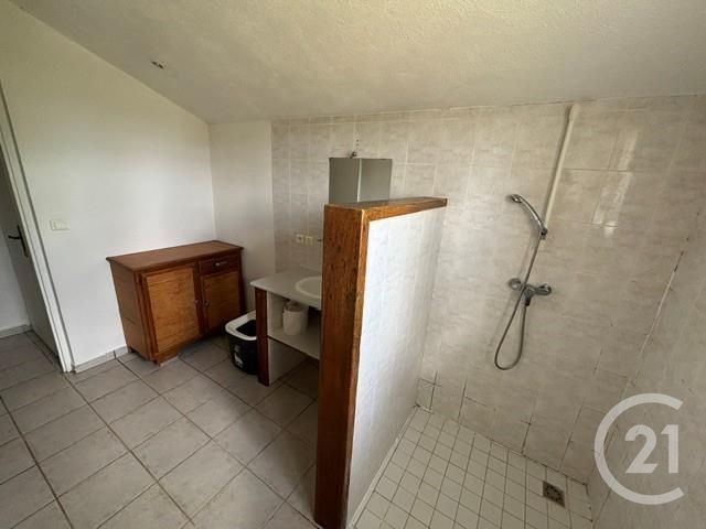 Appartement T3 à louer - 3 pièces - 83.38 m2 - BRENOD - 01 - RHONE-ALPES - Century 21 Agence Immobilière Du Centre