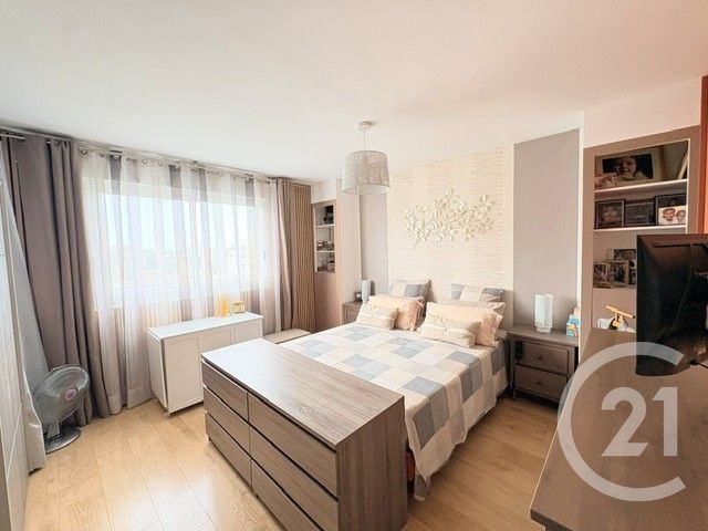 Appartement T4 à vendre - 4 pièces - 87.8 m2 - BOURG EN BRESSE - 01 - RHONE-ALPES - Century 21 Agence Immobilière Du Centre