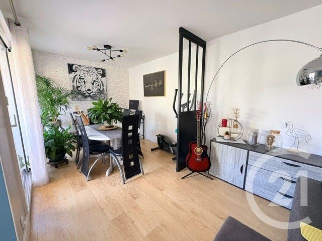 Appartement T4 à vendre - 4 pièces - 87.8 m2 - BOURG EN BRESSE - 01 - RHONE-ALPES - Century 21 Agence Immobilière Du Centre