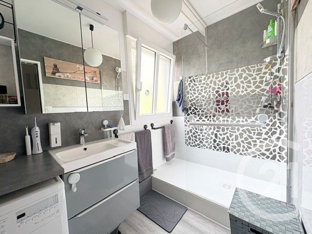 Appartement T4 à vendre - 4 pièces - 87.8 m2 - BOURG EN BRESSE - 01 - RHONE-ALPES - Century 21 Agence Immobilière Du Centre