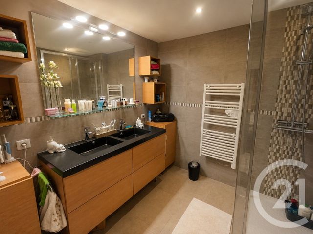 Appartement T4 à vendre - 5 pièces - 155.34 m2 - BOURG EN BRESSE - 01 - RHONE-ALPES - Century 21 Agence Immobilière Du Centre
