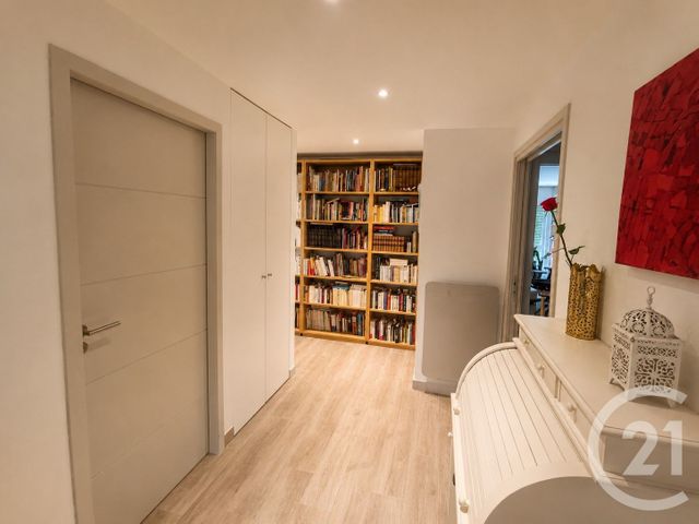 Appartement T4 à vendre - 5 pièces - 155.34 m2 - BOURG EN BRESSE - 01 - RHONE-ALPES - Century 21 Agence Immobilière Du Centre