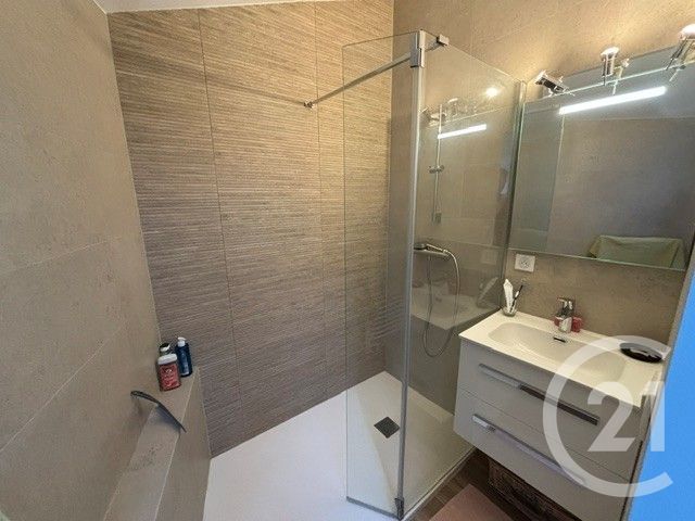 Appartement T2 à louer - 2 pièces - 33.0 m2 - BOURG EN BRESSE - 01 - RHONE-ALPES - Century 21 Agence Immobilière Du Centre