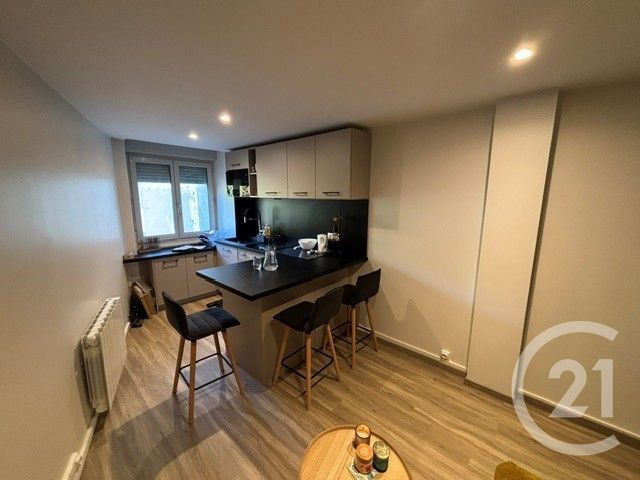 Appartement T2 à louer - 2 pièces - 33.0 m2 - BOURG EN BRESSE - 01 - RHONE-ALPES - Century 21 Agence Immobilière Du Centre
