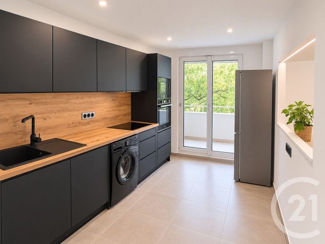 Appartement T3 à vendre - 3 pièces - 84.0 m2 - ST DENIS LES BOURG - 01 - RHONE-ALPES - Century 21 Agence Immobilière Du Centre