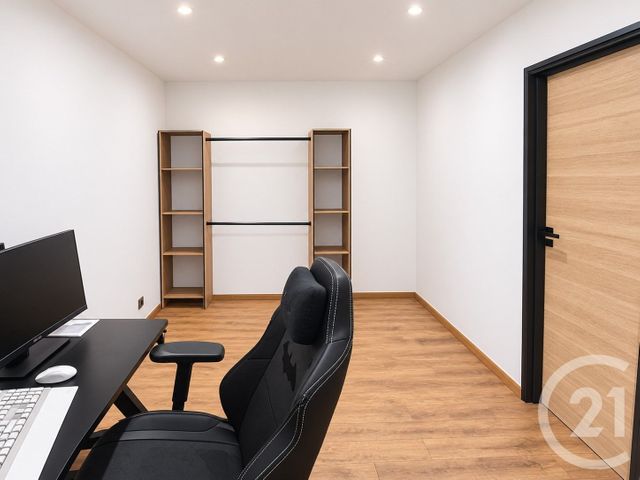 Appartement T3 à vendre - 3 pièces - 84.0 m2 - ST DENIS LES BOURG - 01 - RHONE-ALPES - Century 21 Agence Immobilière Du Centre