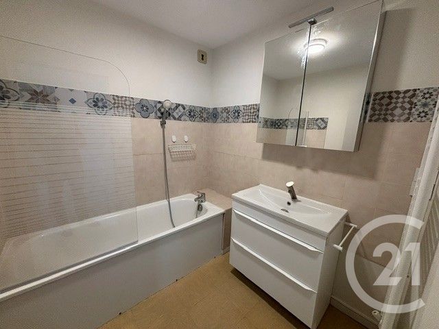 Appartement T2 à louer - 2 pièces - 57.42 m2 - BOURG EN BRESSE - 01 - RHONE-ALPES - Century 21 Agence Immobilière Du Centre